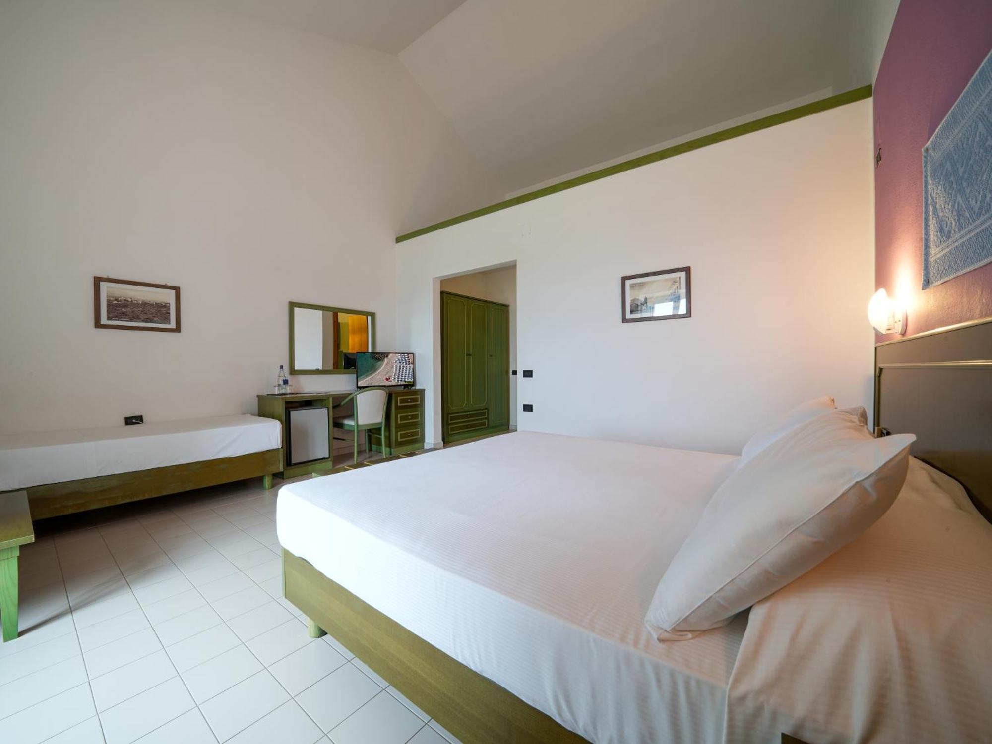 Le Tonnare Di Stintino - Beach Resort Экстерьер фото