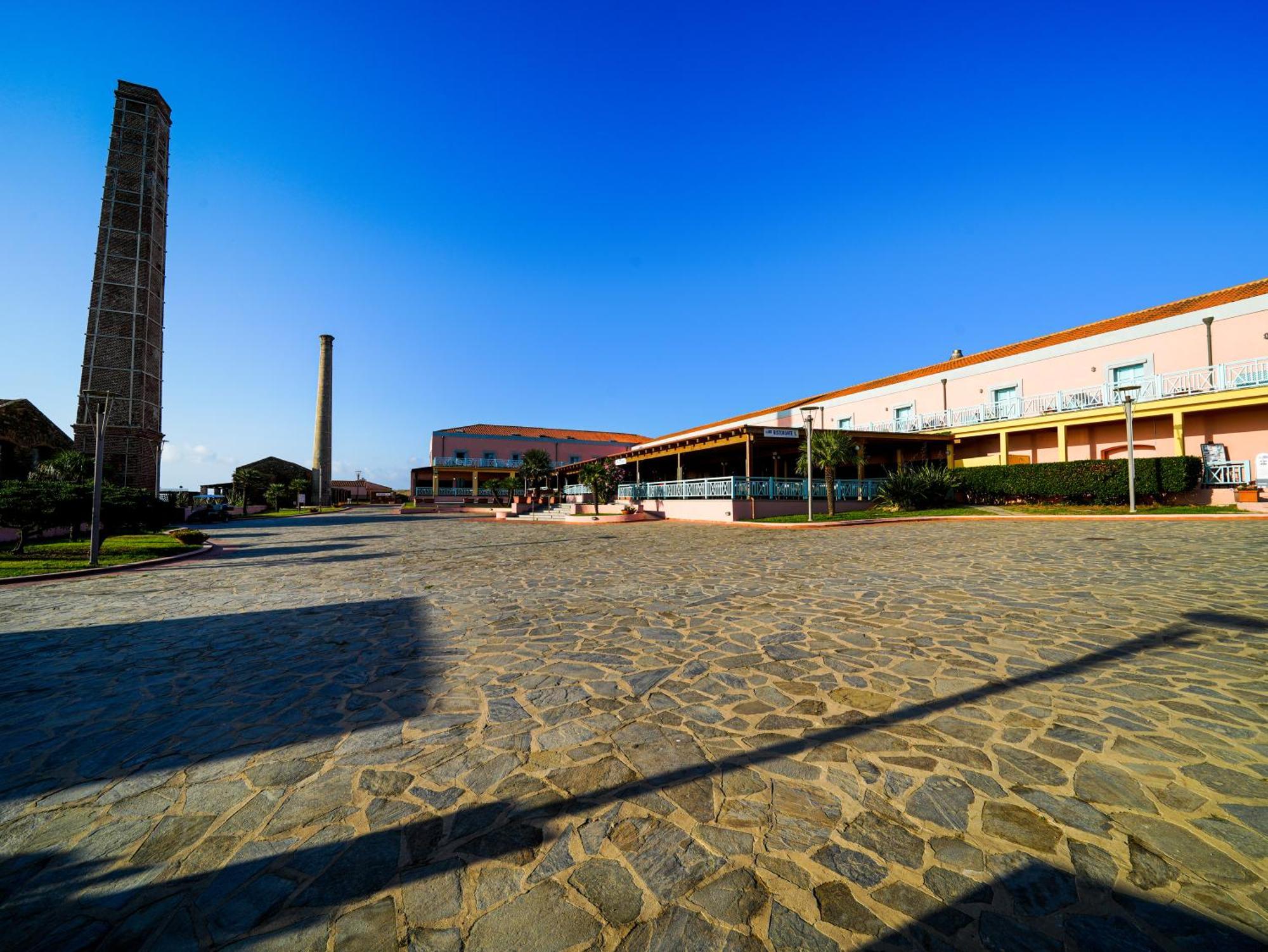 Le Tonnare Di Stintino - Beach Resort Экстерьер фото